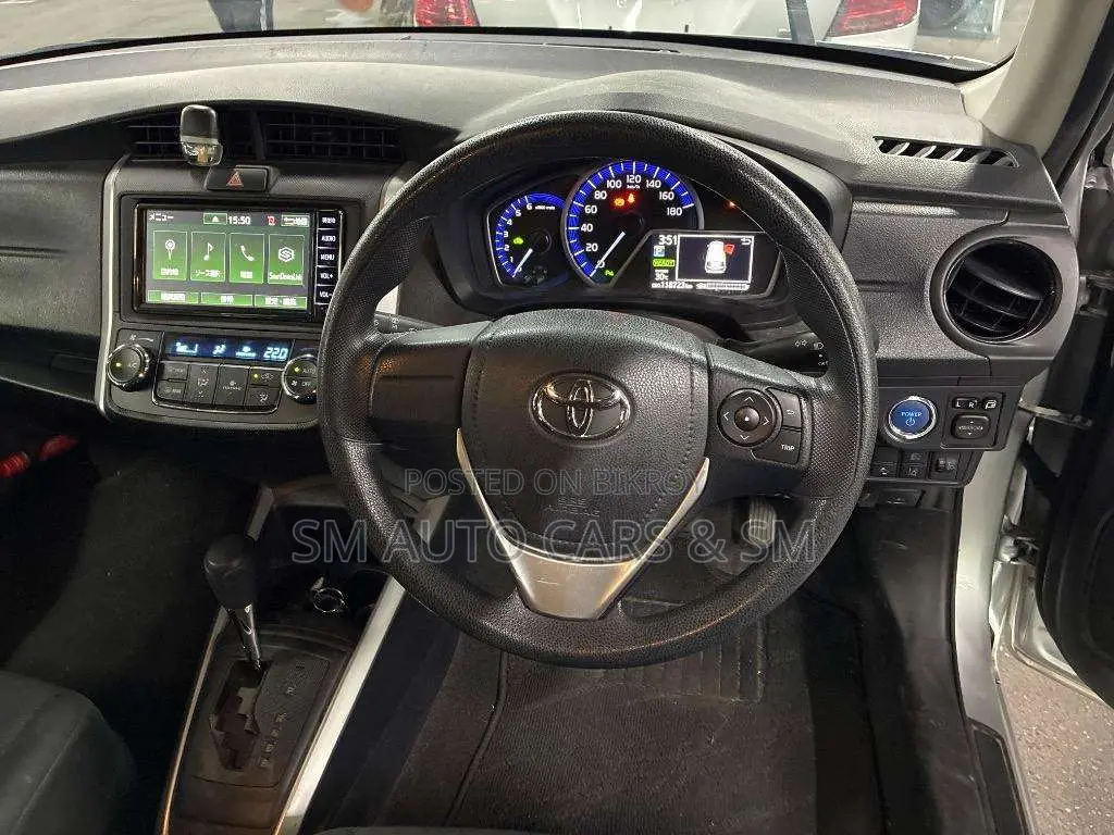 Toyota Corolla Fielder 1.5 Hybrid FWD 2021 Silver