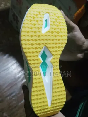 Brand new shoe samples exported from Bangladesh to India