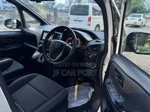 New Toyota Noah 2.0 Four Wheel Drive (8 Seater) 2021 Pearl