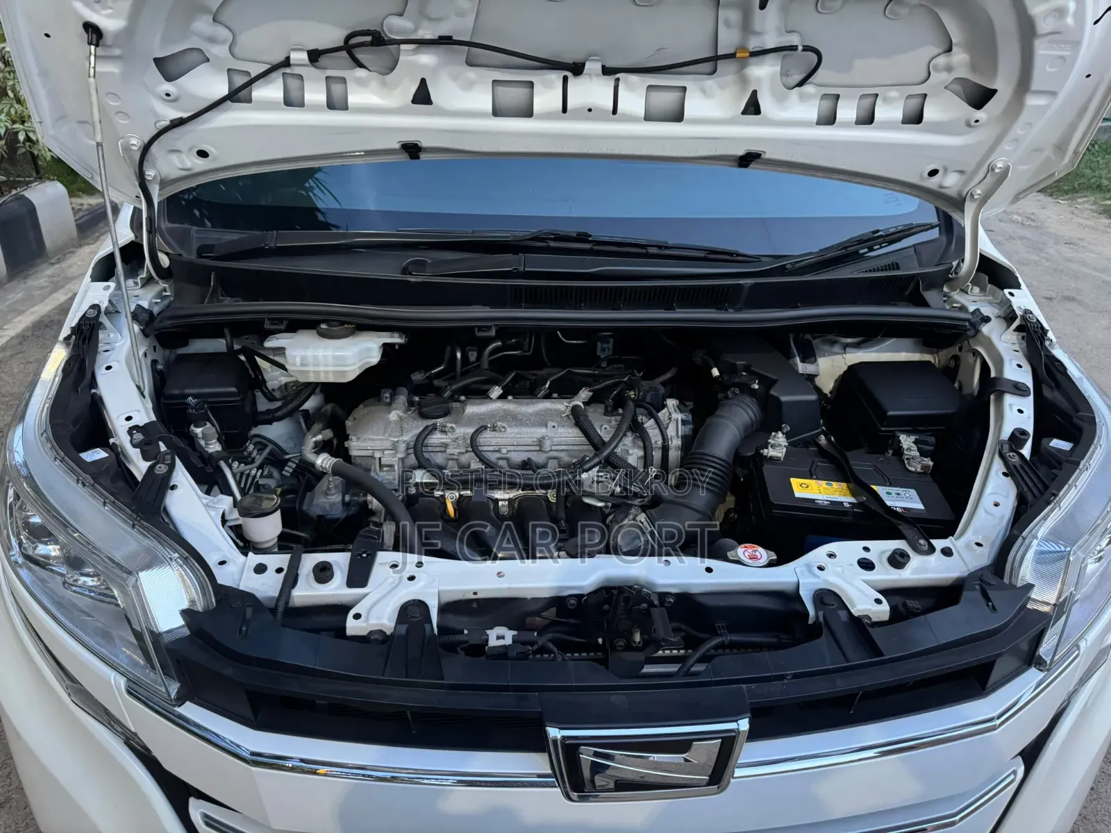 New Toyota Noah 2.0 Four Wheel Drive (8 Seater) 2021 Pearl