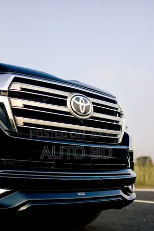 টয়োটা ল্যান্ড ক্রুজার ২০১৪ ব্লু