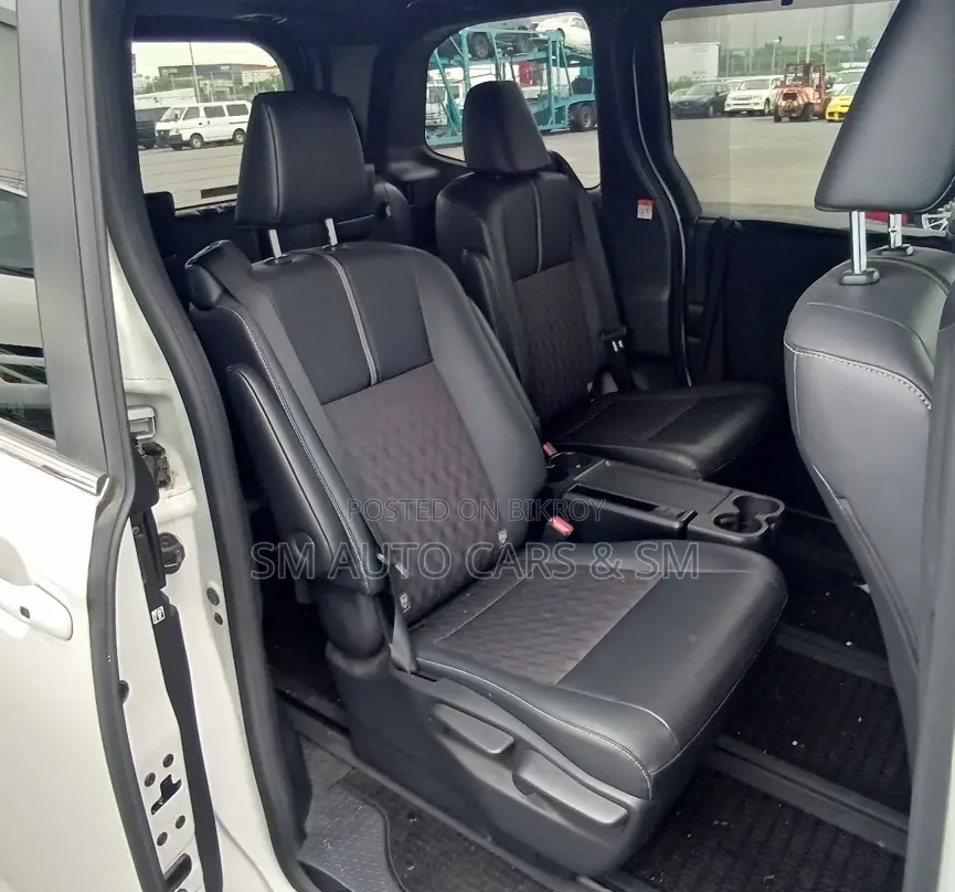 Toyota Noah 2023 Pearl