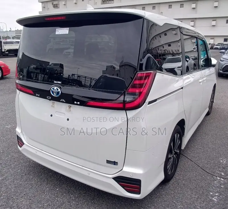 Toyota Noah 2023 Pearl
