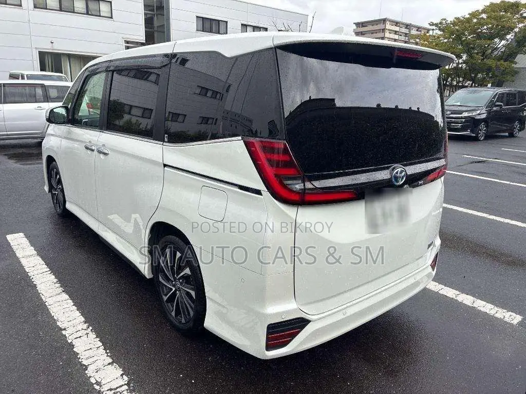 Toyota Noah 2023 Pearl