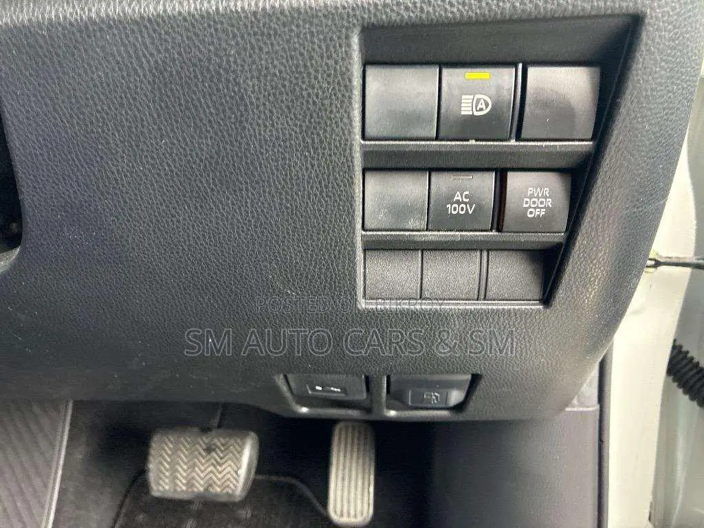 Toyota Noah 2023 Pearl