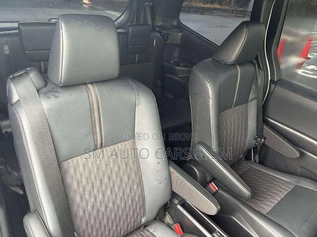 Toyota Noah 2023 Pearl