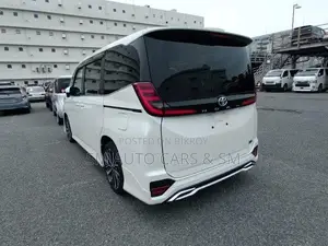 Toyota Noah 2023 Pearl