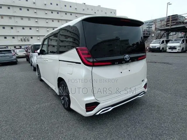 Toyota Noah 2023 Pearl