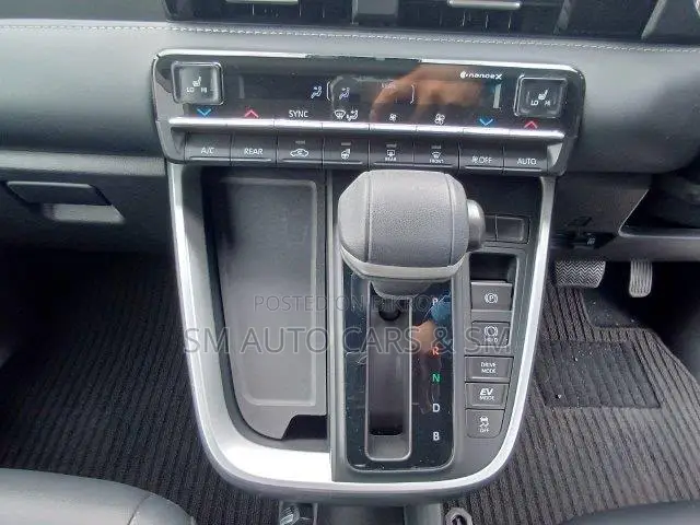 Toyota Noah 2023 Pearl