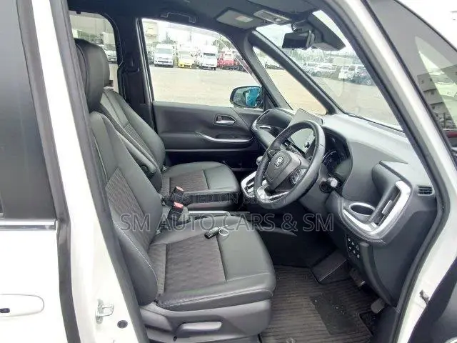 Toyota Noah 2023 Pearl