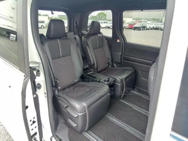Toyota Noah 2023 Pearl