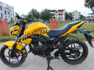 সুজুকি জিক্সার ২০২৩ ইয়েলো