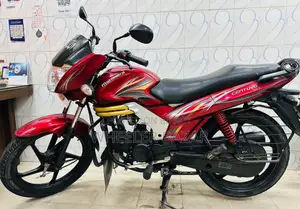 মহিন্দ্রা সেঞ্চুরো ২০১৫ রেড