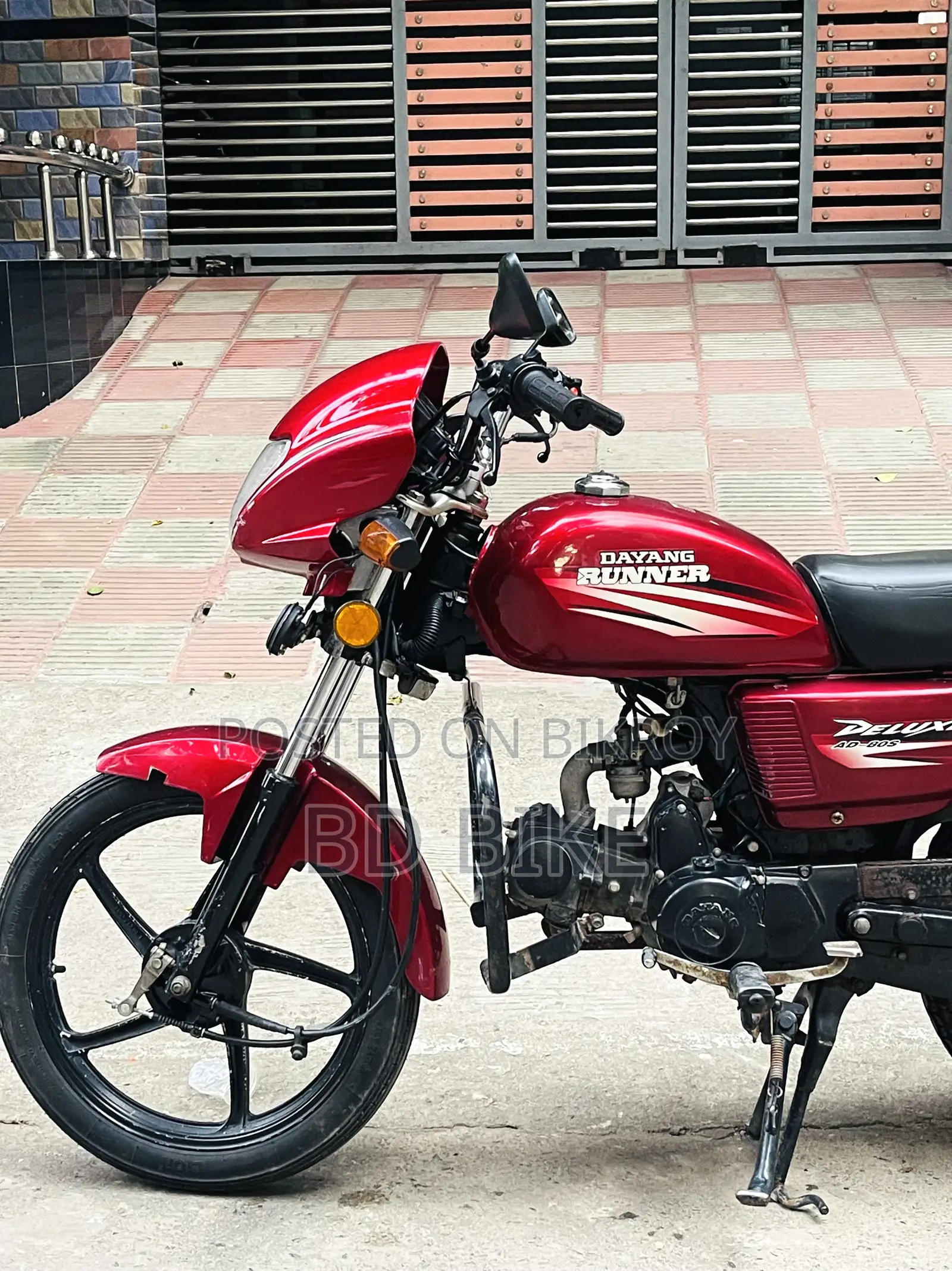 রানার এডি৮০এস-ডেলক্স ২০২২ লাল