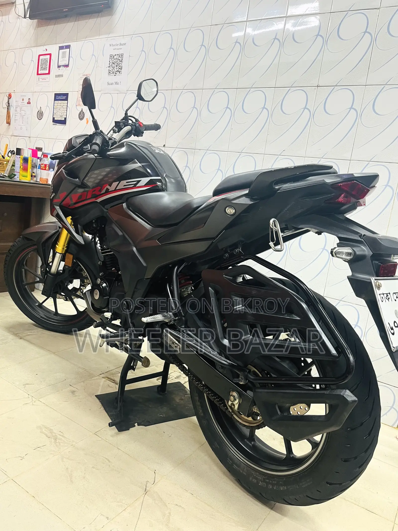 হোন্ডা হর্নেট ২.০ ২০২৪ গ্রে