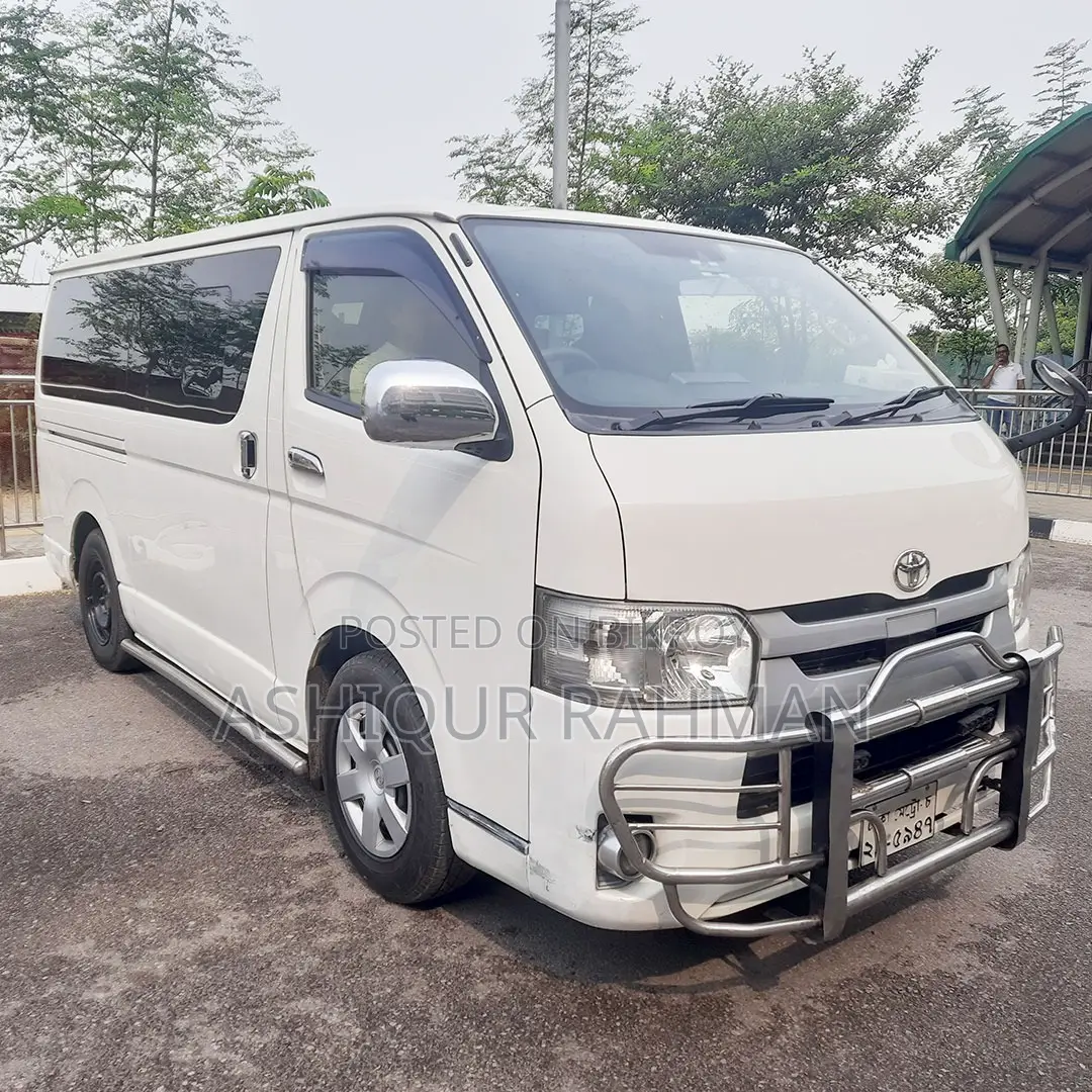 Toyota HiAce 2018 White