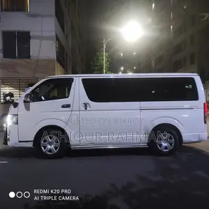 Toyota HiAce 2018 White