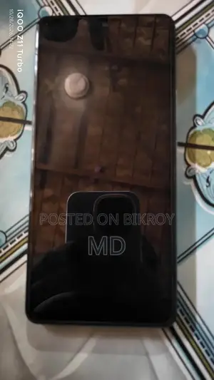 আইকিউওও ১২৮ জিবি নীল
