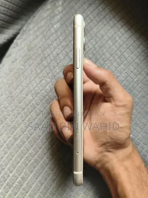 অ্যাপল আইফোন ১১ ৬৪ জিবি সাদা