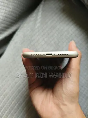 অ্যাপল আইফোন ১১ ৬৪ জিবি সাদা