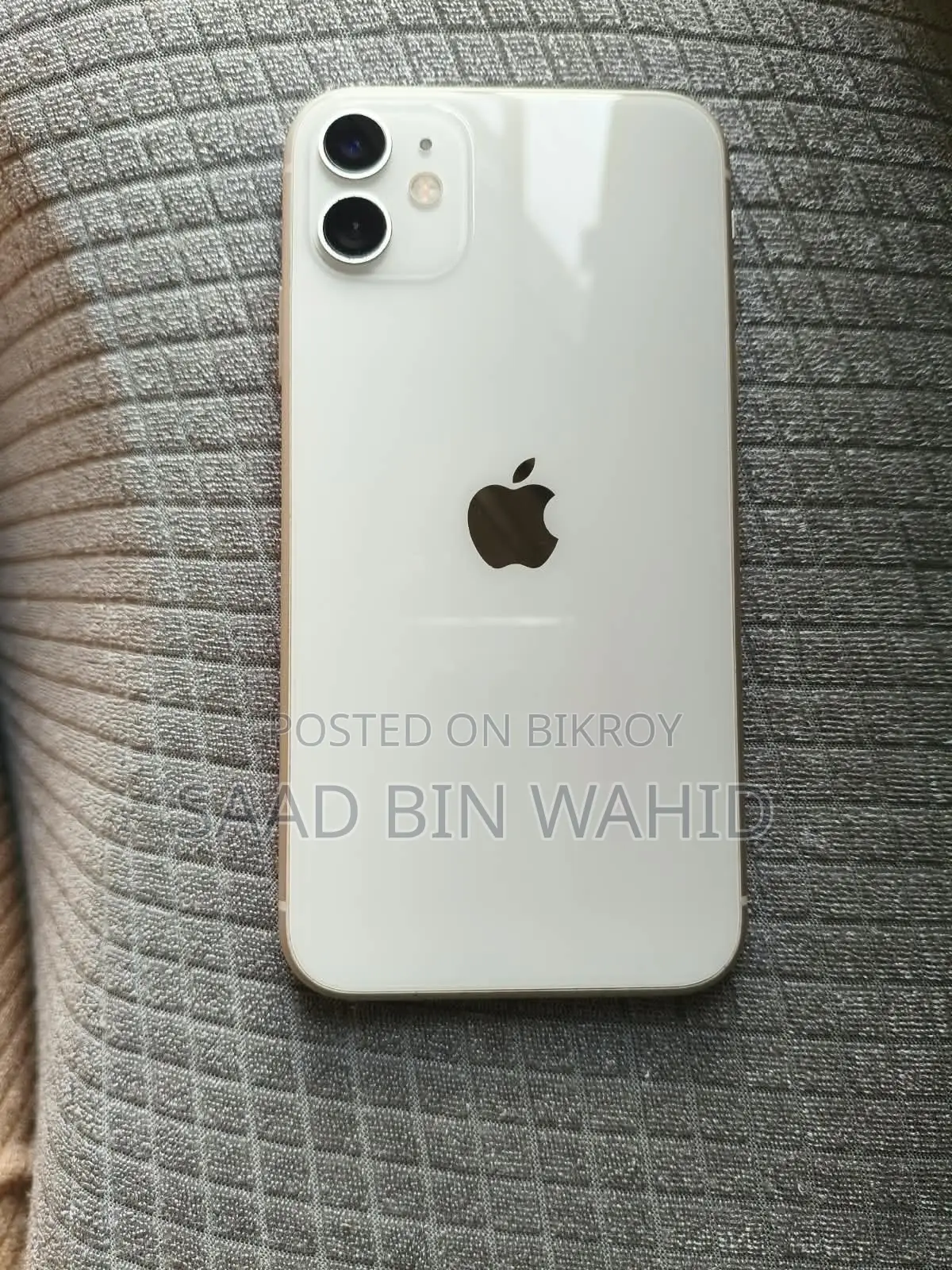 অ্যাপল আইফোন ১১ ৬৪ জিবি সাদা