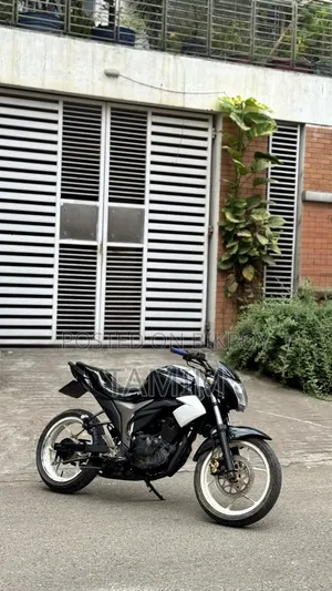 সুজুকি জিক্সার ২০১৯ কালো