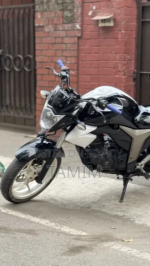সুজুকি জিক্সার ২০১৯ কালো