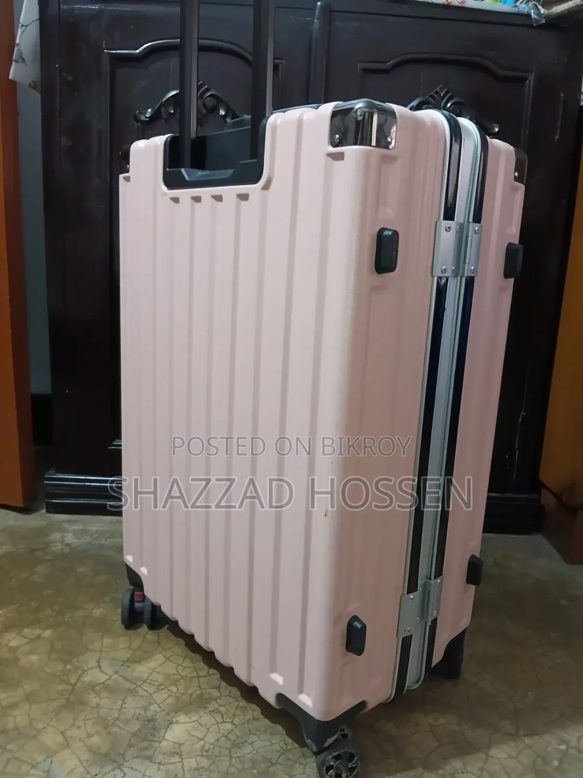 30 Inch Fiber Luggage Imported From China