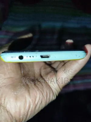 Realme Narzo 50i 64 GB White
