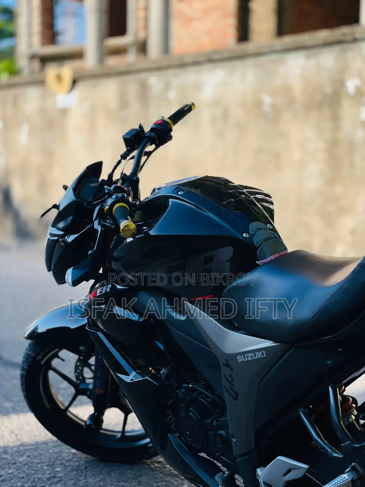 সুজুকি জিক্সার ২০২৩ ব্ল্যাক