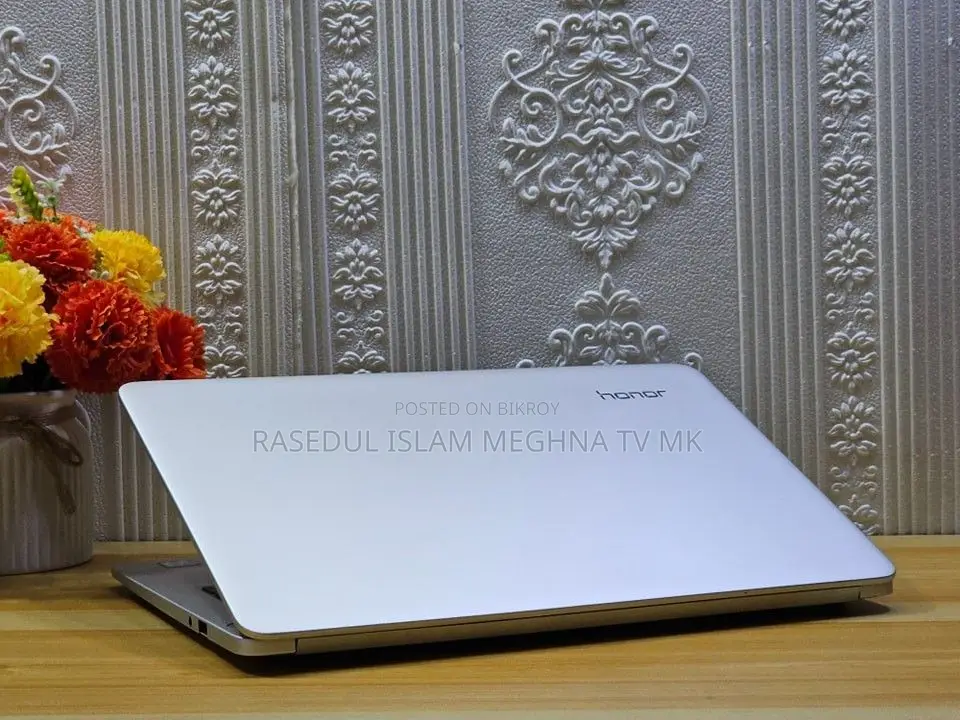 Huawei Laptop 4GB Intel SSD 500GB