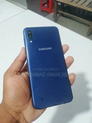 স্যামসাং গ্যালাক্সি এম১০ ৩২ জিবি নীল