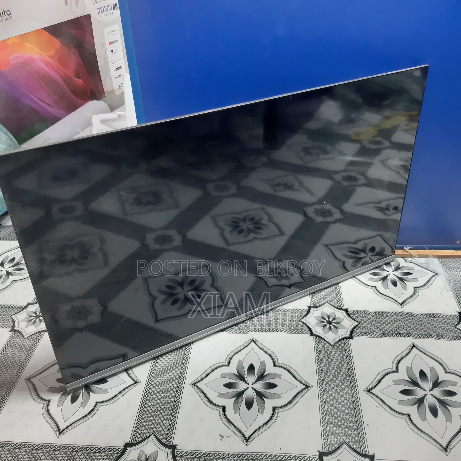 32" Vision Smart TV