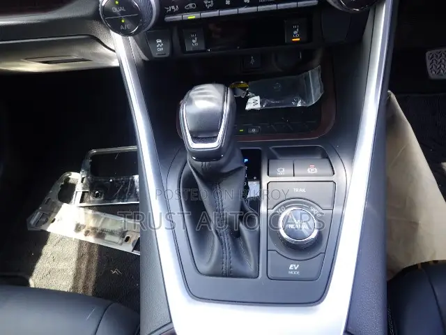 Toyota RAV4 2021 Gray