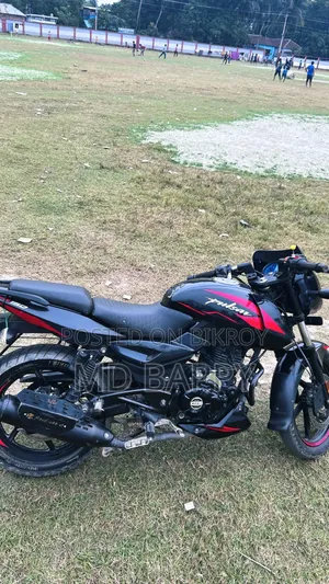 বাজাজ এভেঞ্জার ১৫০ স্ট্রিট ২০২১ কালো
