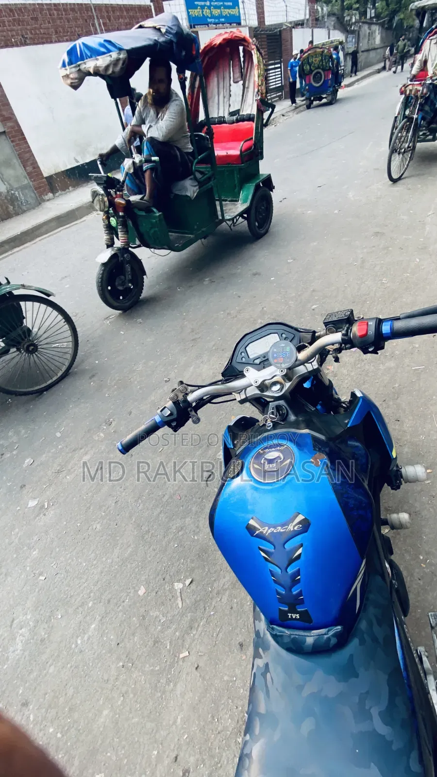 রোডমাস্টার র‍্যাপিডো ১৬৫ ২০১৮ নীল