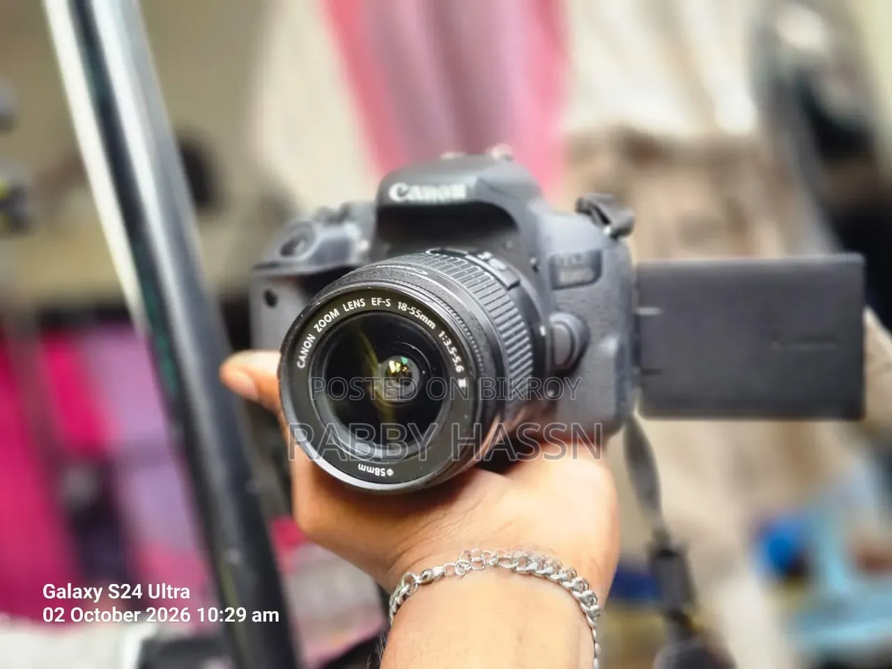 জরুরী বিক্রি: Canon 800D DSLR Camera (Singapore Variant)