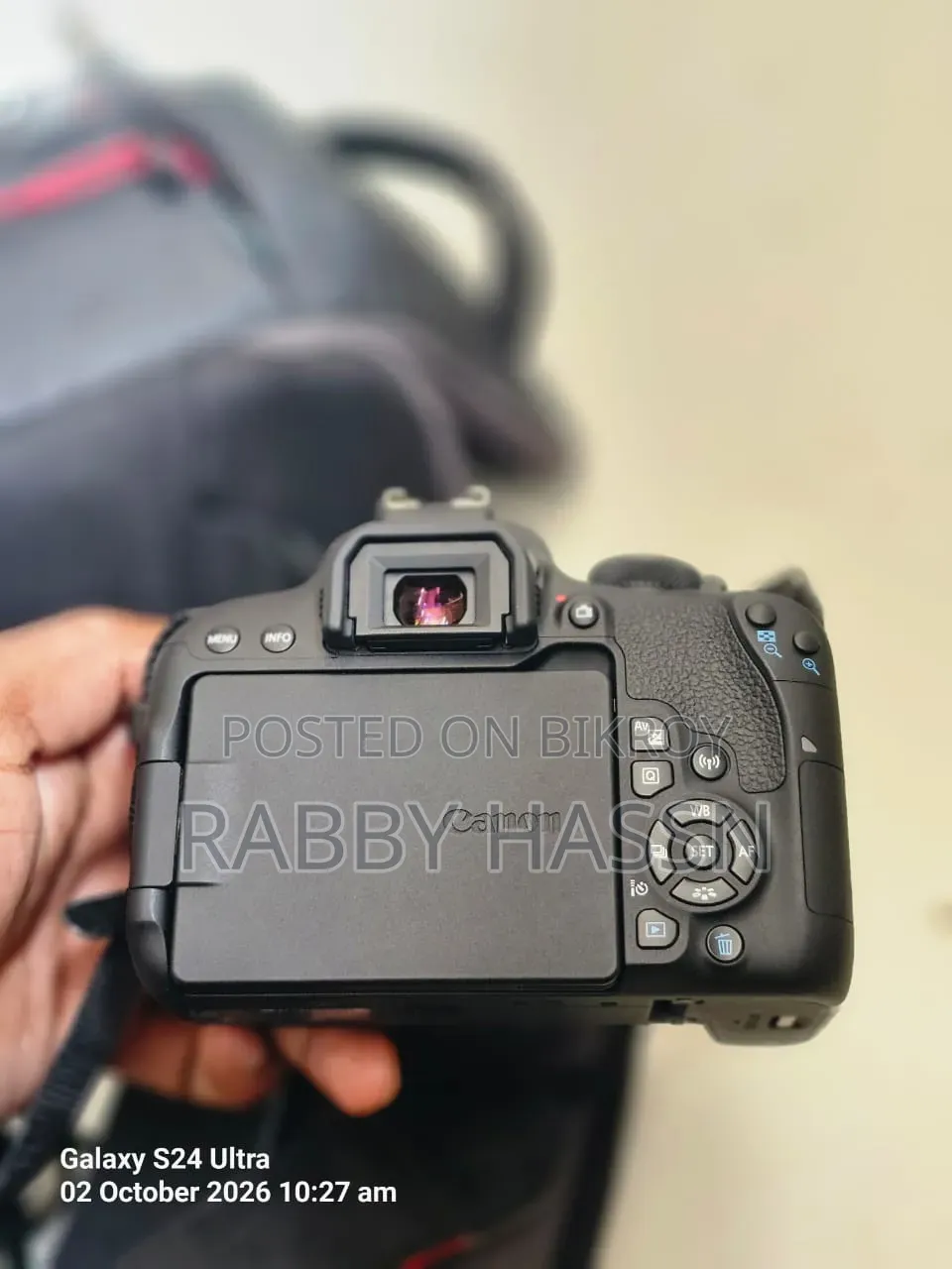 জরুরী বিক্রি: Canon 800D DSLR Camera (Singapore Variant)