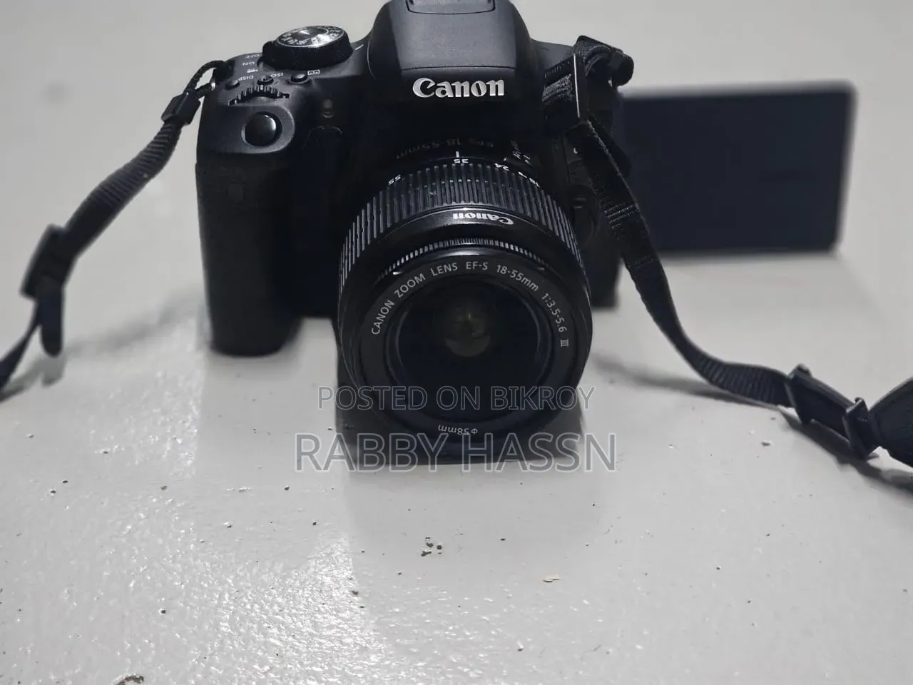 জরুরী বিক্রি: Canon 800D DSLR Camera (Singapore Variant)