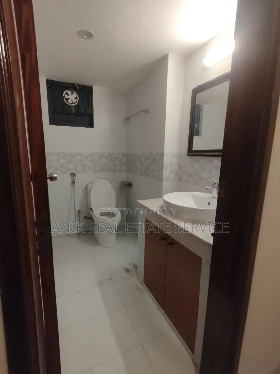 বনানীর অনিক রিয়েল এস্টেটে ৪ বেডরুমের অ্যাপার্টমেন্ট ভাড়া দেওয়া হবে