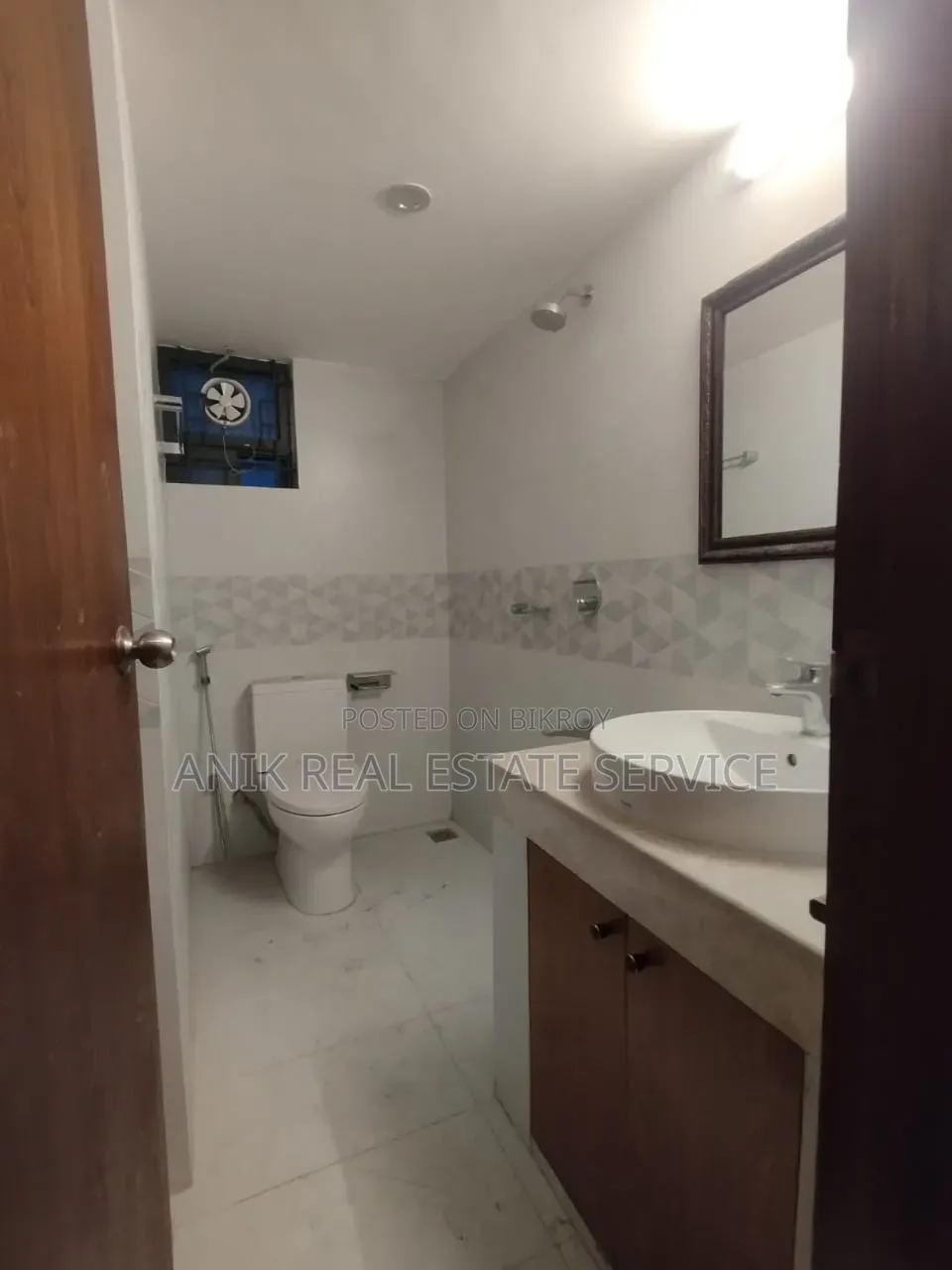 বনানীর অনিক রিয়েল এস্টেটে ৪ বেডরুমের অ্যাপার্টমেন্ট ভাড়া দেওয়া হবে