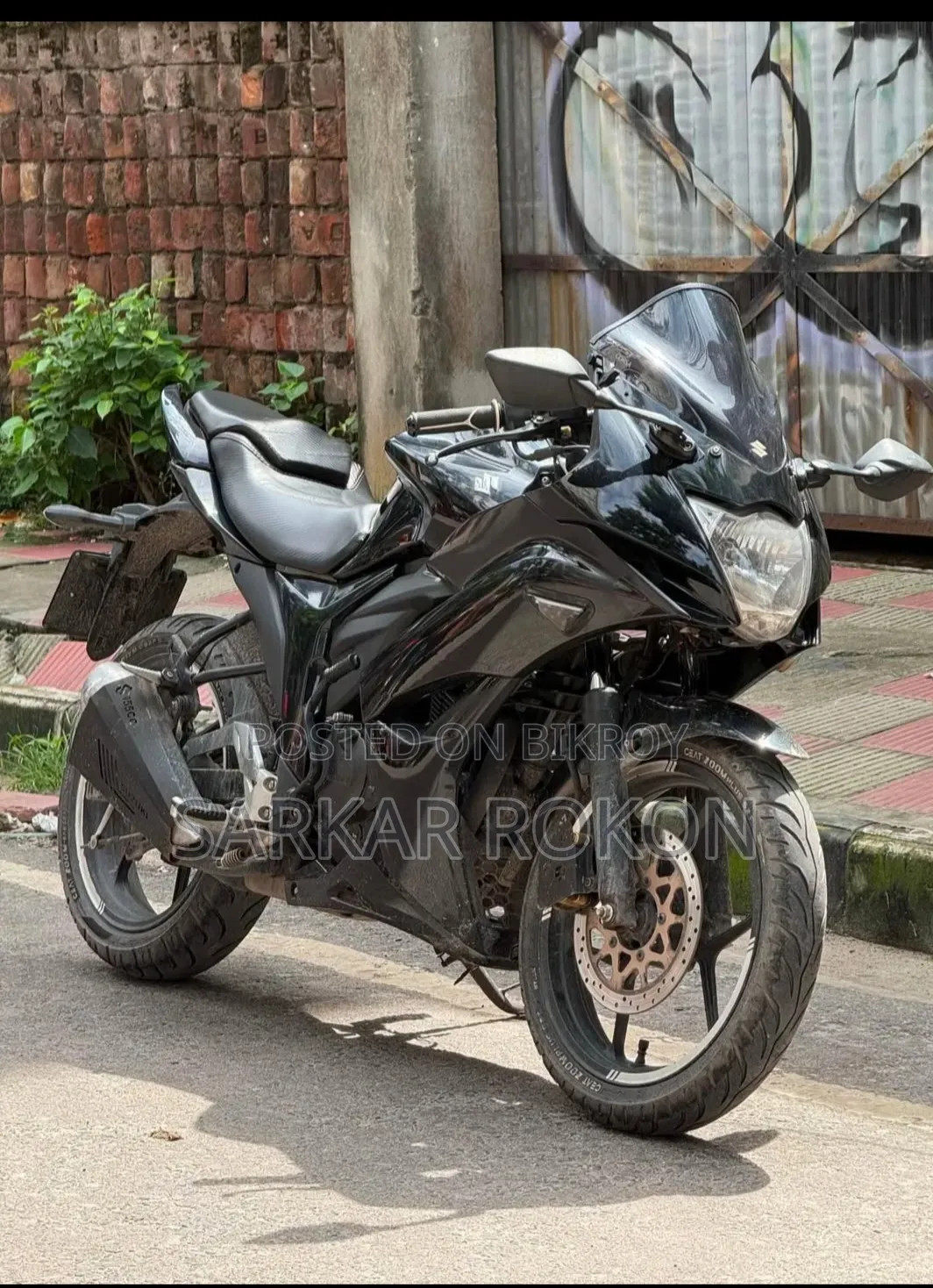 সুজুকি জিক্সার এসএফ ২০২৪ কালো