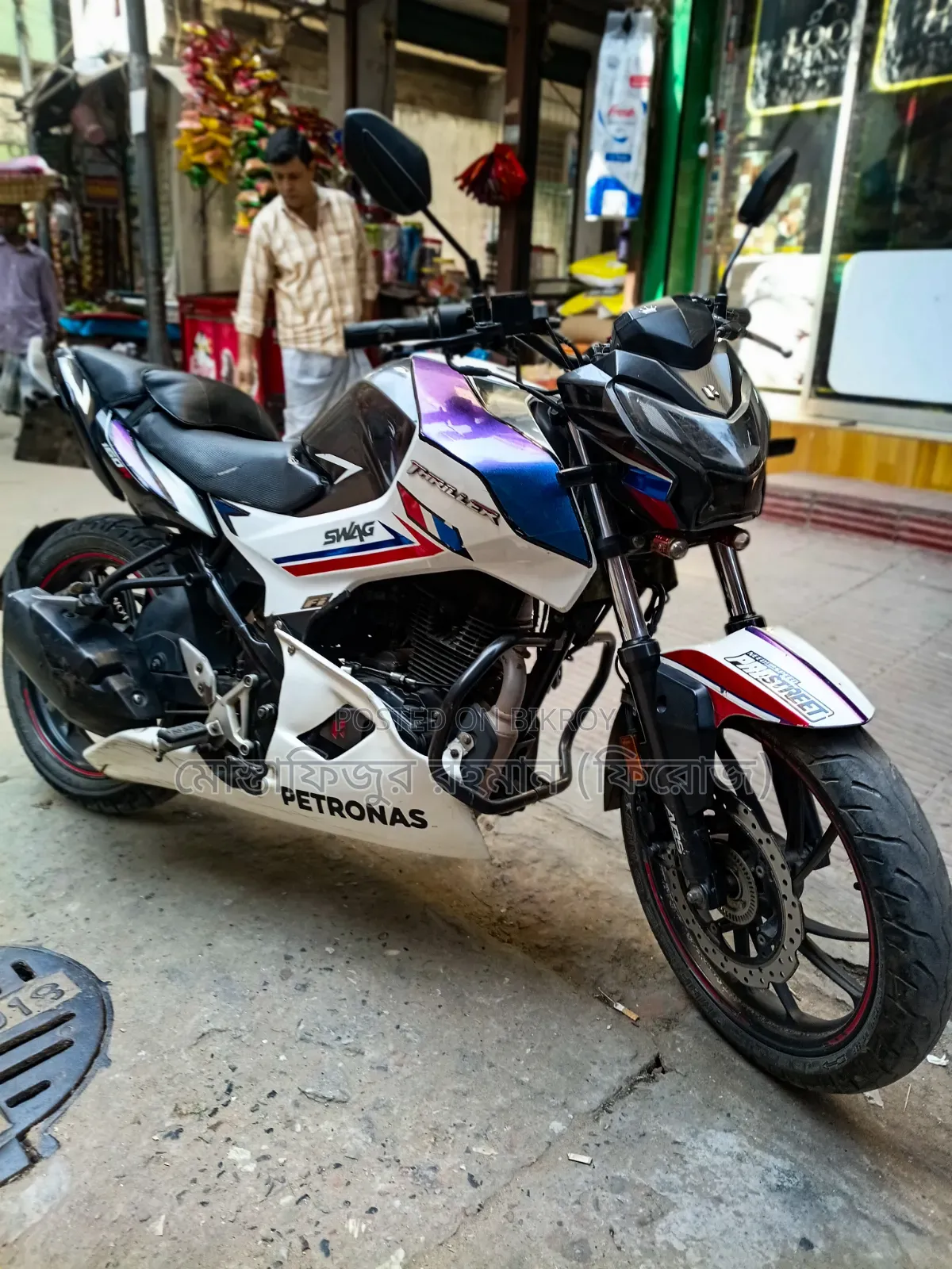 Hero Thriller 160R 2023 White
