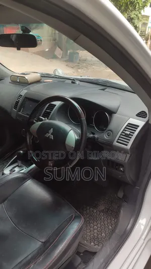 Mitsubishi Outlander Sport ES 2011 White