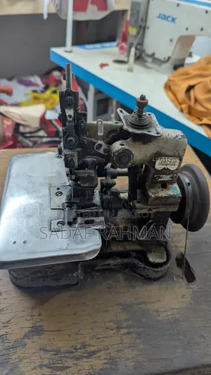 ওভারলক মেশিন