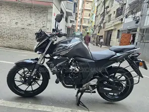 ইয়ামাহা এফজেড ২০২৫ কালো