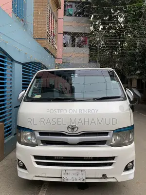 টয়োটা টয়োএসে ২০১১ সাদা