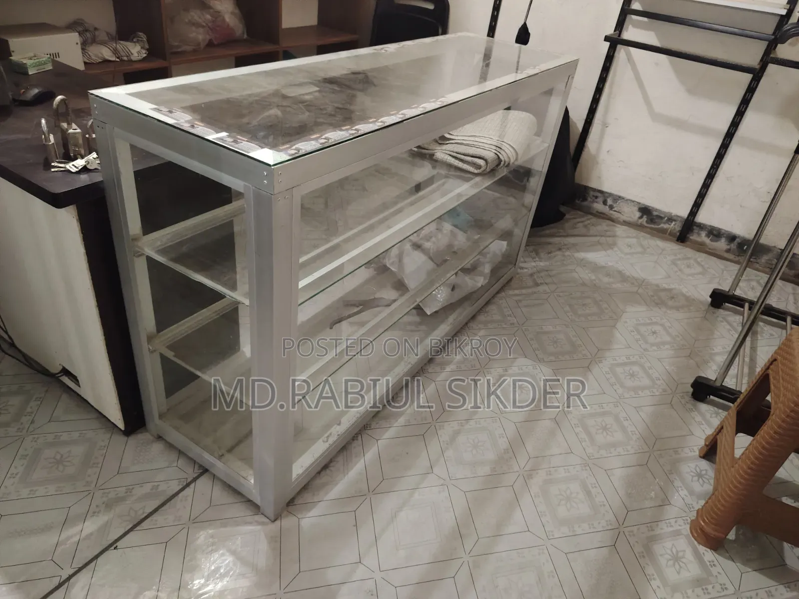 Shop Decorations & Shelf