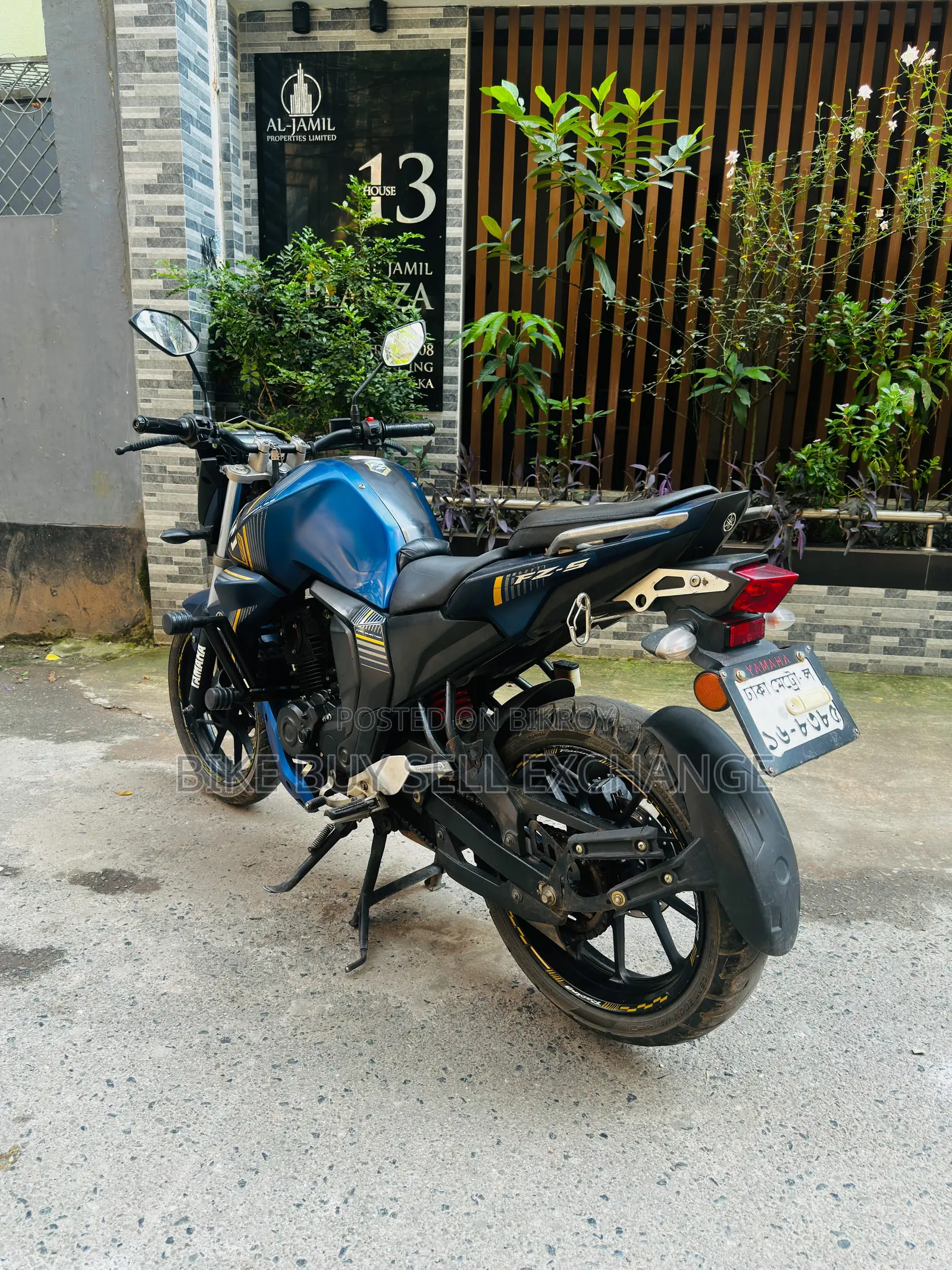 ইয়ামাহা এফজেড ২০২৩ ব্লু