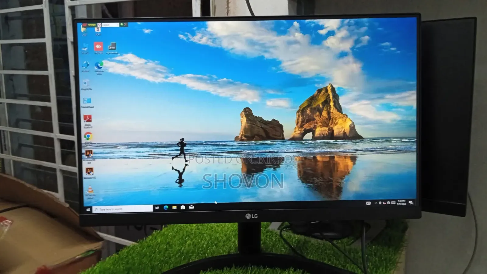 LG Fresh Monitor / 22 Inch